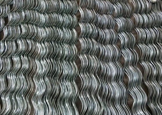 Ocynkowana galwanicznie 5-stopowa siatka ogrodzeniowa z siatki ogrodzeniowej o średnicy 2,8 mm